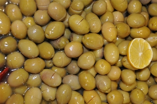 Edremit Yeşil Kırma Zeytin 1 kg